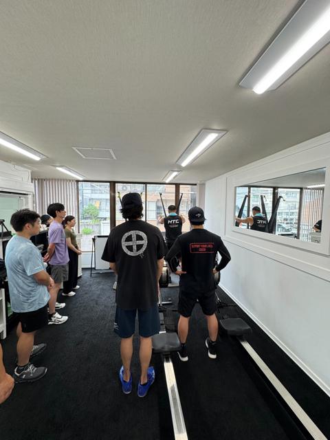 2F WHITE FLOORに集まる参加者